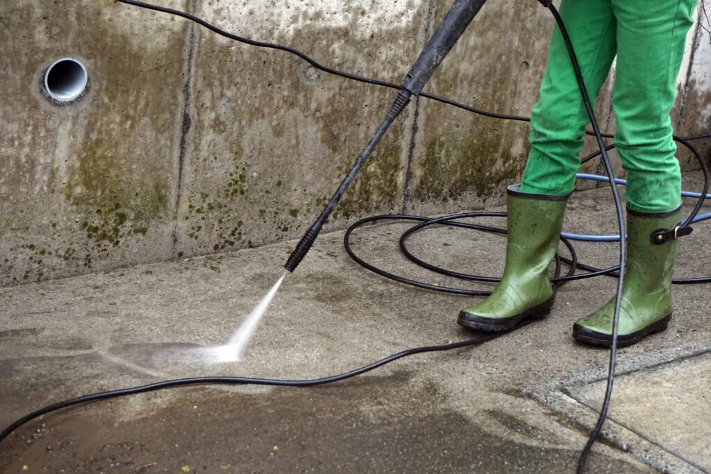 排水管の高圧洗浄は業者に依頼して確実にキレイにしよう