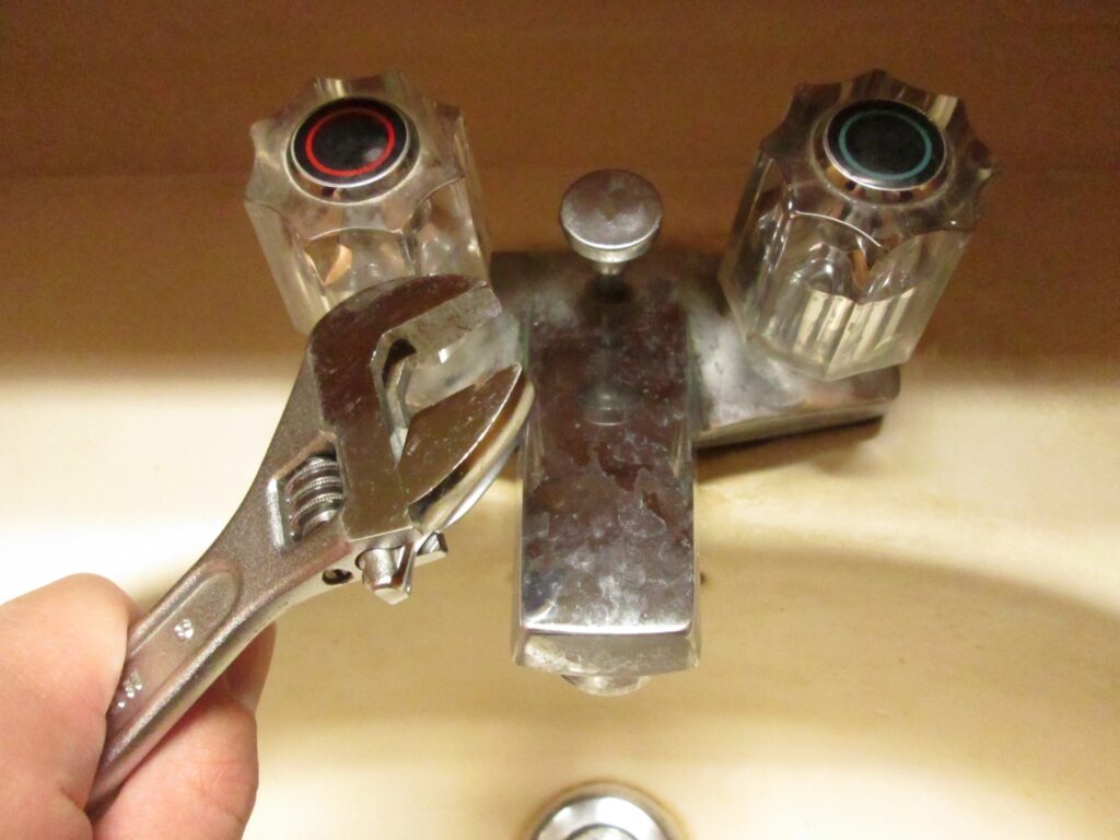 水道業者に頼んだ方がよい4つのケース