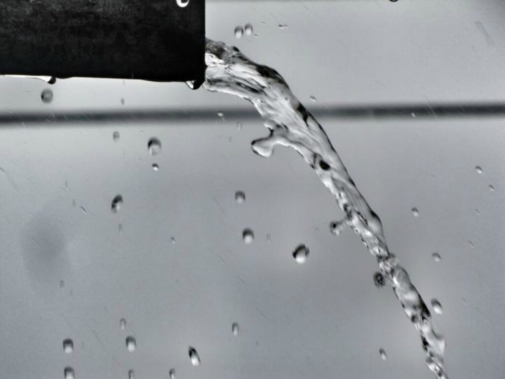 水道管が破裂したときの症状